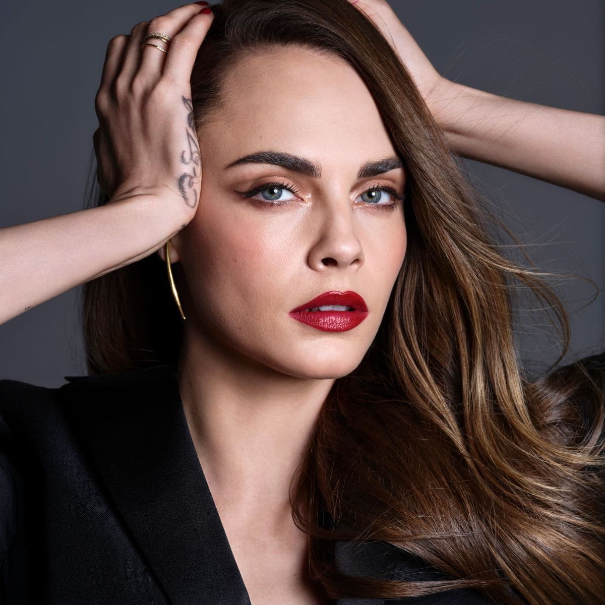  Cara Delevingne on Nostalgic Fragrances, ‘70s Bangs, and the Advice She'd Give Her 20-Year-Old Self 